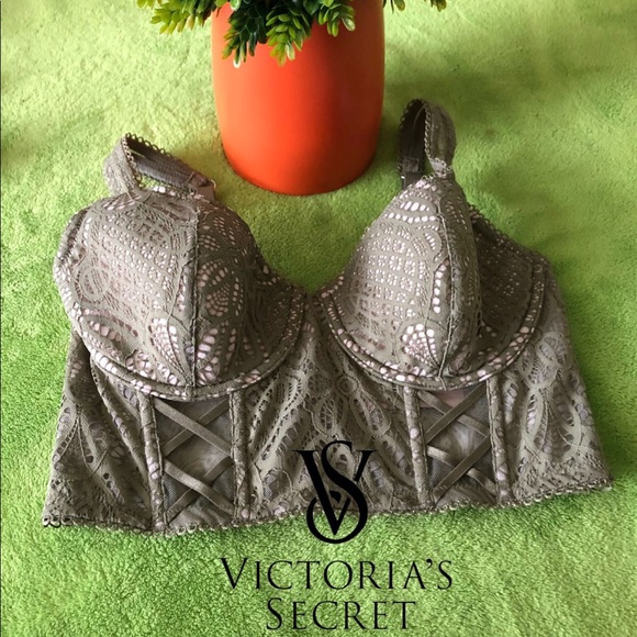 NWT Victoria’s Secret Bra & Panty Set - Picture 4 of 8